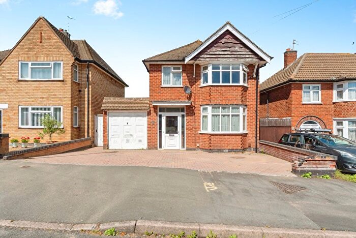 3 Bedroom Detached House For Sale In Harrowgate Drive, Birstall, Leicester, Leicestershire, LE4