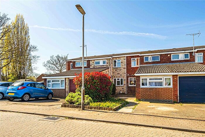 3 Bedroom End Terrace House For Sale In Boyce Close, Borehamwood, Hertfordshire, WD6