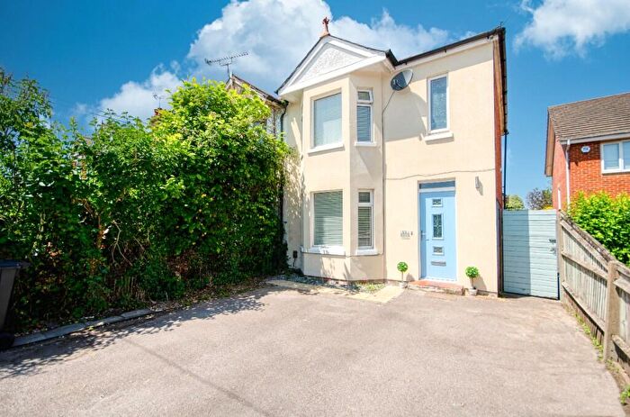3 Bedroom Semi-Detached House For Sale In Moorgreen Road, West End, Hampshire, SO30