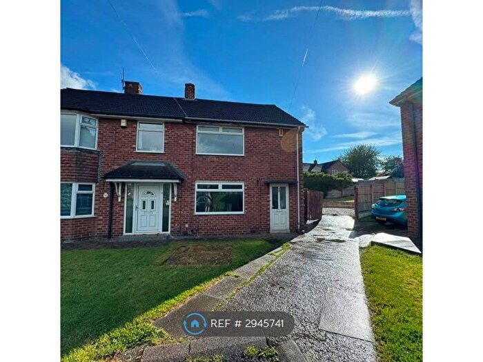 2 Bedroom Semi-Detached House To Rent In Kingswood Close, Chesterfield, S41