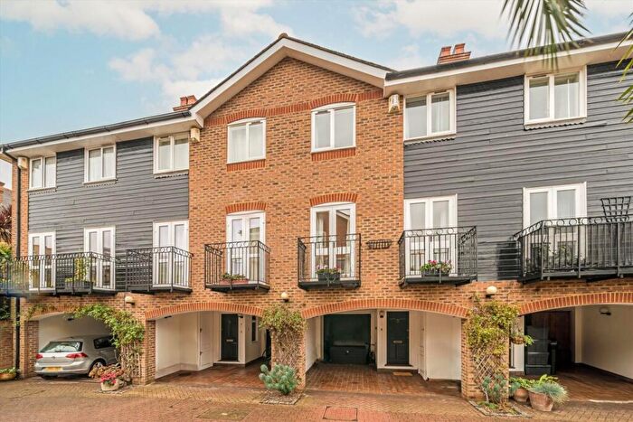 3 Bedroom Terraced House For Sale In Harvest Lane, Thames Ditton, KT7