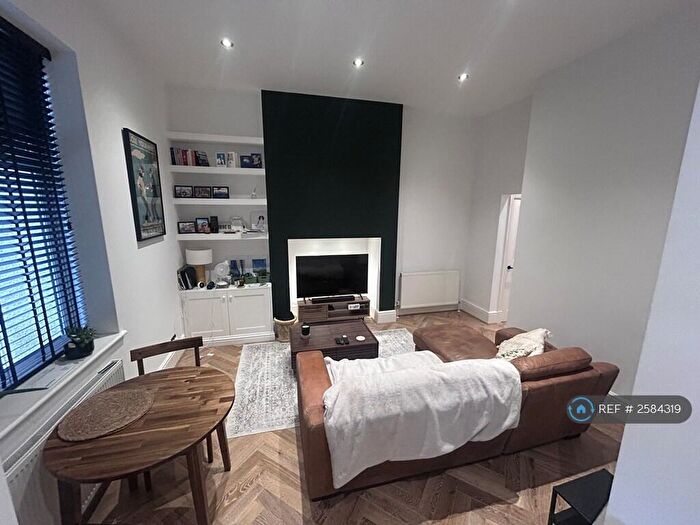 2 Bedroom Flat To Rent In Normanton Road, South Croydon, CR2