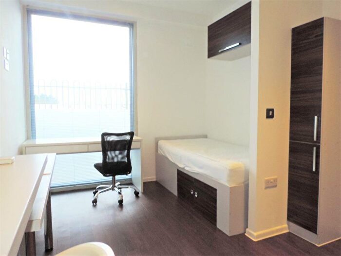 Studio To Rent In Guildford Park Road, Guildford, GU2