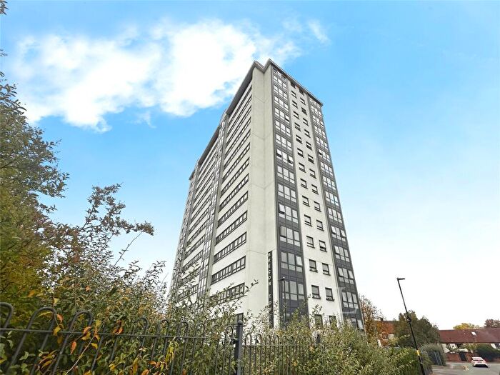 Flat To Rent In Brecon Tower, Guild Close, B16