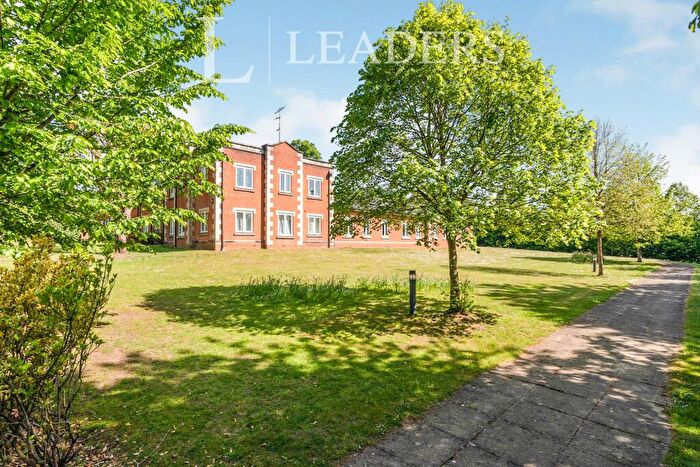 2 Bedroom Flat To Rent In Royal Earlswood Park, Redhill, RH1