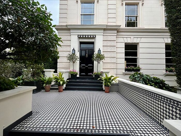 3 Bedroom Maisonette To Rent In Warwick Avenue, London, W9