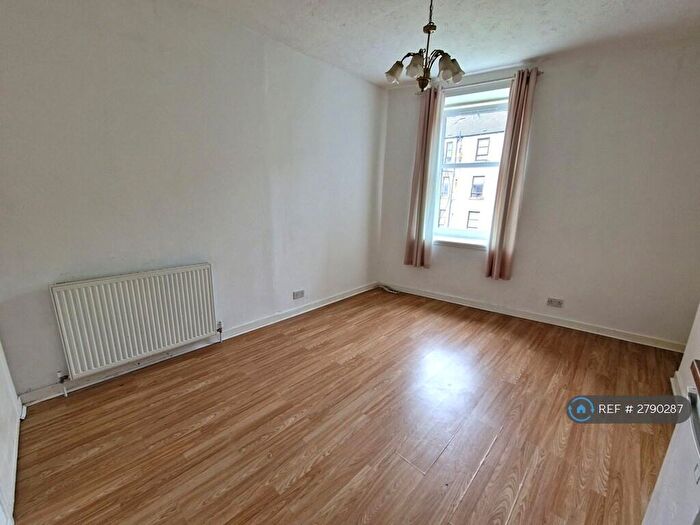 2 Bedroom Flat To Rent In Clarence Street, Paisley, PA1