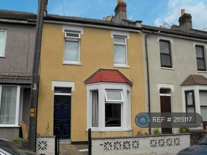 2 Bedroom Terraced House To Rent In Grove Park Terrace, Bristol, BS16