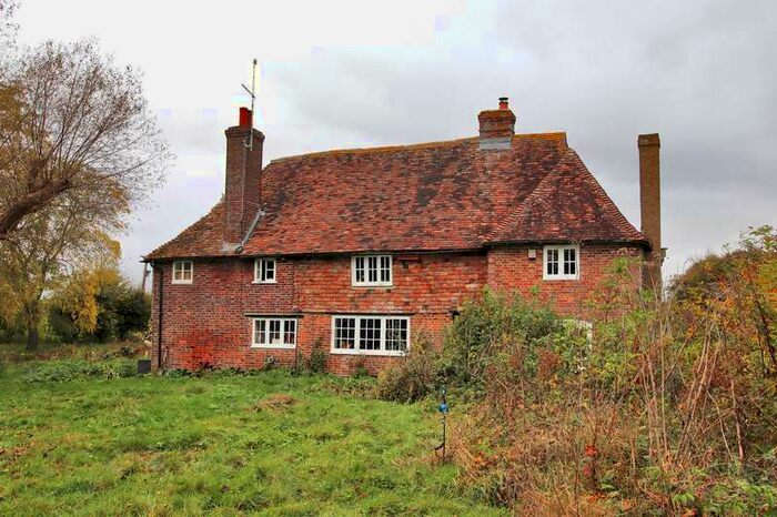 3 Bedroom Detached House To Rent In Fallon Farmhouse, Quarrington Lane, West Brabourne, Ashford, Kent, TN25