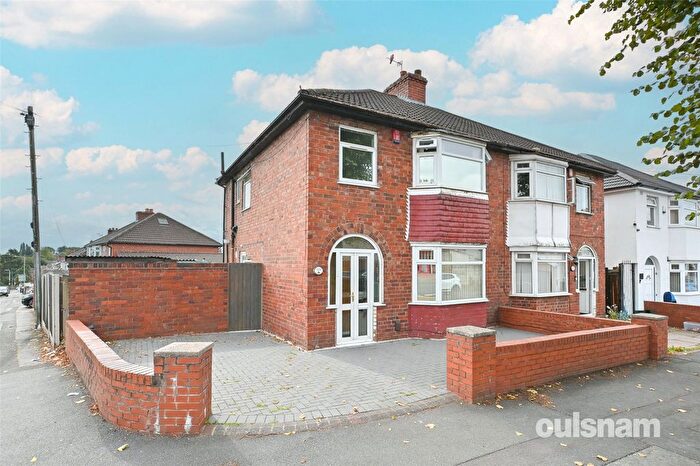 3 Bedroom Semi-Detached House For Sale In Hugh Road, Smethwick, West Midlands, B67