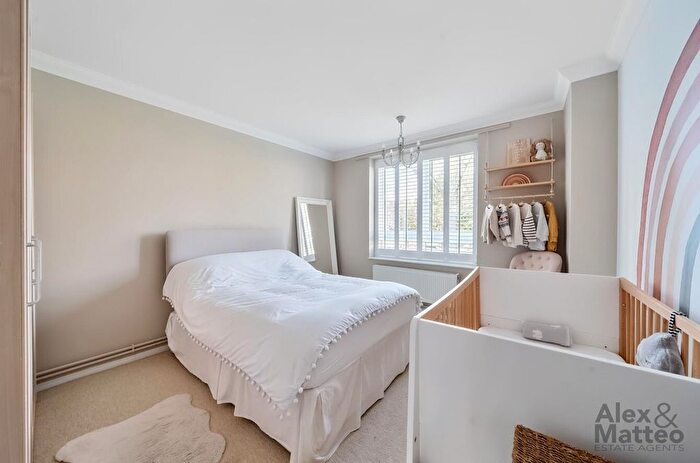 1 Bedroom Flat For Sale In Eveline Lowe Estate, Bermondsey, SE16