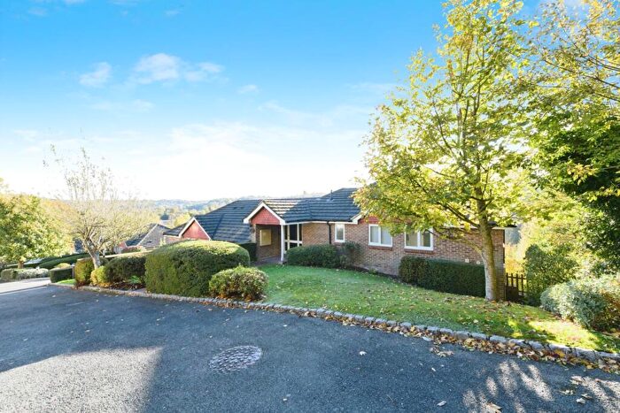 3 Bedroom Flat For Sale In Southview Road, Warlingham, Surrey, CR6