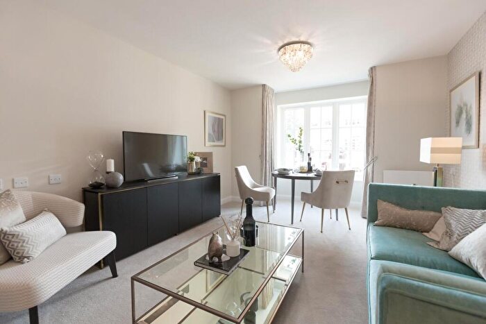 2 Bedroom Retirement Property To Rent In - The Broadway, Amersham, Buckinghamshire, HP7
