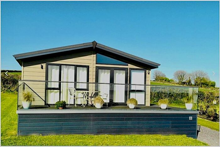 2 Bedroom Hotel For Sale In Avonwick, South Brent, TQ10