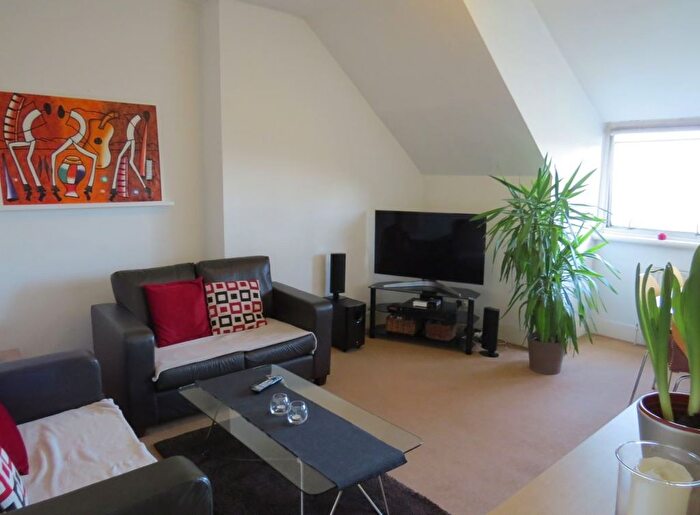 1 Bedroom Flat To Rent In Church Crescent, Muswell Hill, N10