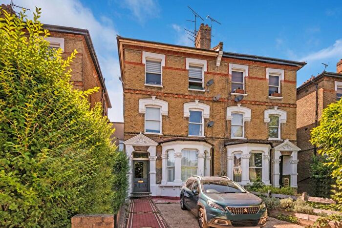 2 Bedroom Flat For Sale In Ground Floor Flat A, Middle Lane, Hornsey, Haringey, London, N8