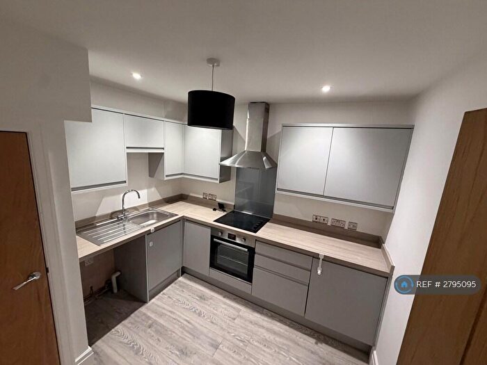 2 Bedroom Flat To Rent In Eastgate St, Gloucester, GL1