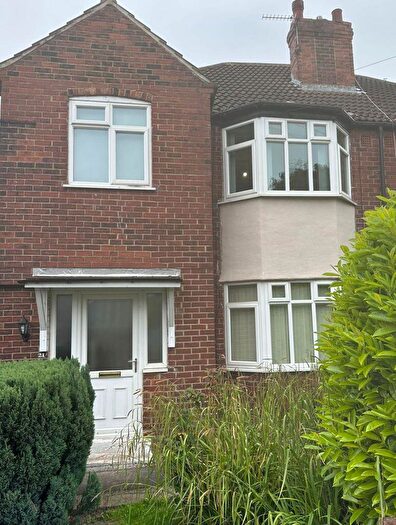 2 Bedroom Flat To Rent In Roxholme Grove, Leeds, LS7