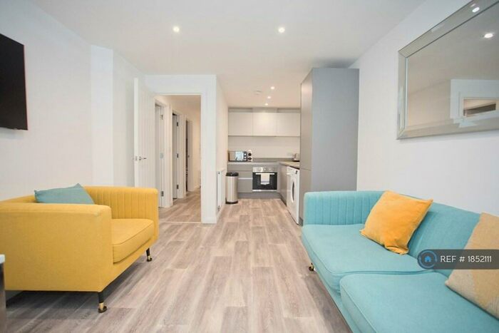 2 Bedroom Flat To Rent In Florence Road, Bournemouth, BH5