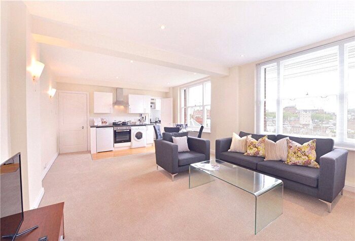 2 Bedroom Property To Rent In Hill Street, London, W1J
