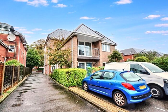 2 Bedroom Flat To Rent In Bournemouth, BH8