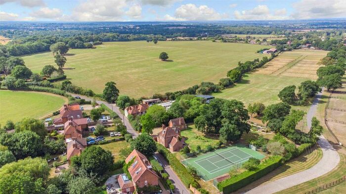 5 Bedroom Detached House For Sale In Billingbear Lane, Binfield, Bracknell, Berkshire, RG42