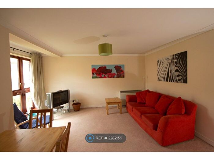 2 Bedroom Flat To Rent In Dean House, Glasgow, G4