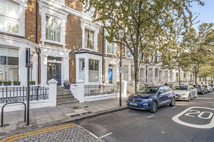 2 Bedroom Flat To Rent In Upper Addison Gardens, London, W14