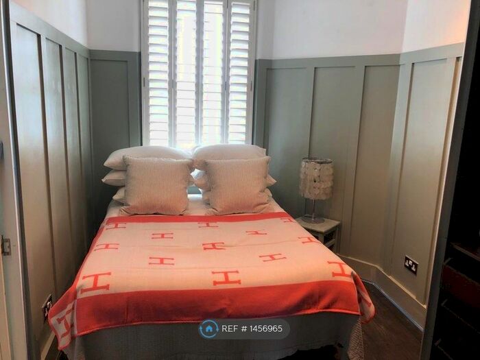 1 Bedroom Flat To Rent In Old Kent Road, London, SE1