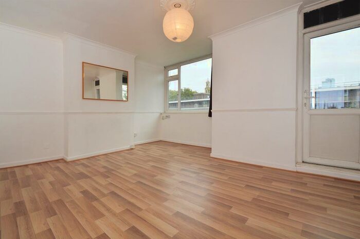 3 Bedroom Maisonette To Rent In Cherbury Street, London, N1