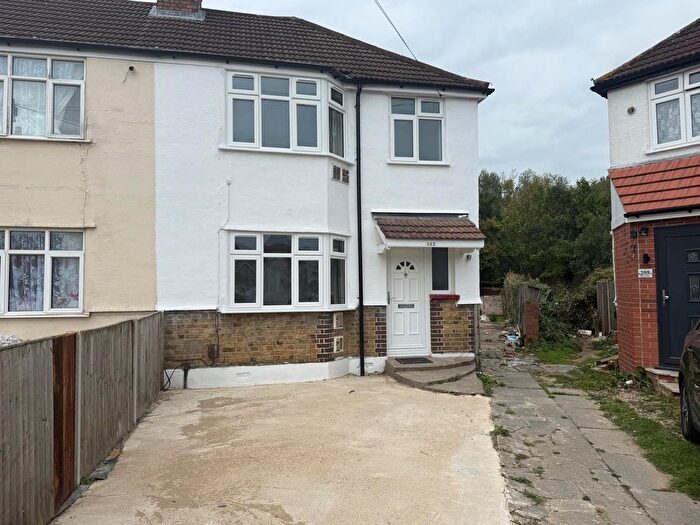 4 Bedroom Semi-Detached House To Rent In Waye Ave, Cranford, TW5