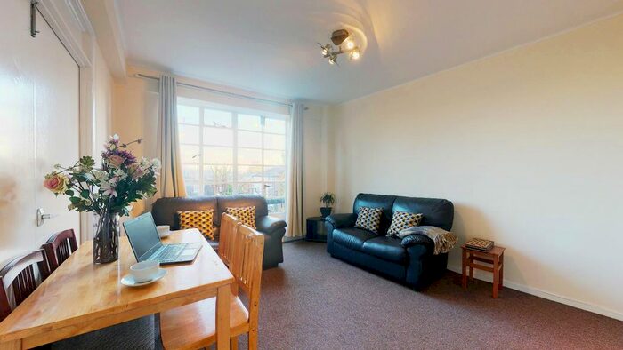 2 Bedroom Flat To Rent In The Grampians, Shepherds Bush Road, Shepherd's Bush, W6