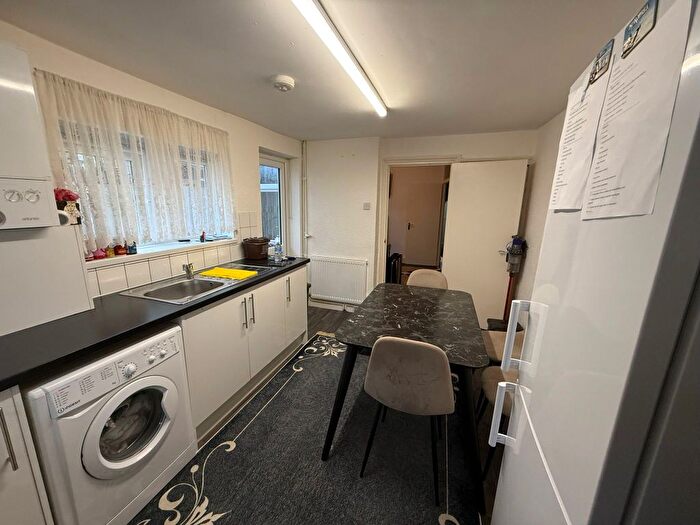 1 Bedroom Terraced House To Rent In Cheneys Road, Leytonstone, E11