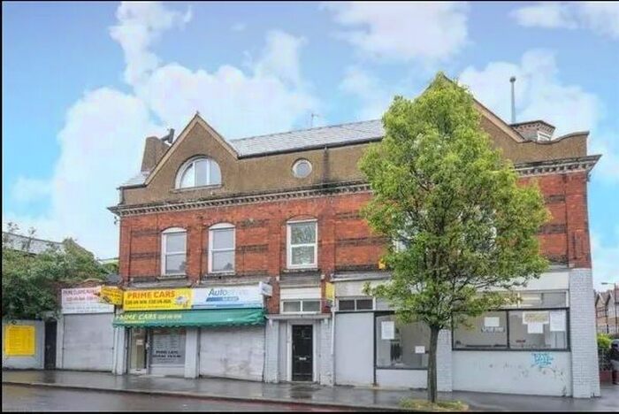 Studio To Rent In Ambleside Avenue, London, SW16