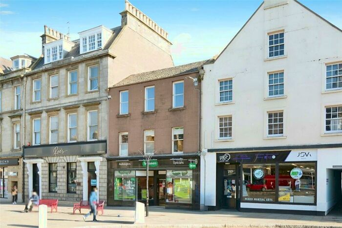 4 Bedroom House To Rent In High Street, Montrose, Angus, DD10