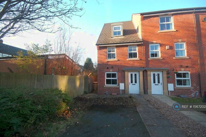 3 Bedroom Semi-Detached House To Rent In Ramswell Close, Bolton, BL3