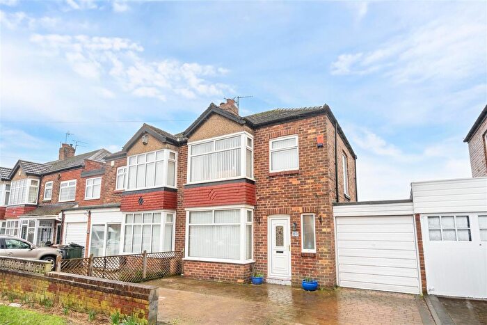 2 Bedroom Semi Detached House For Sale In Thorntree Drive, Whitley Bay, NE25
