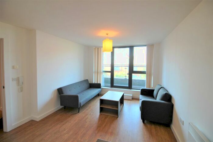 2 Bedroom Flat To Rent In Bury Street, Salford, M3