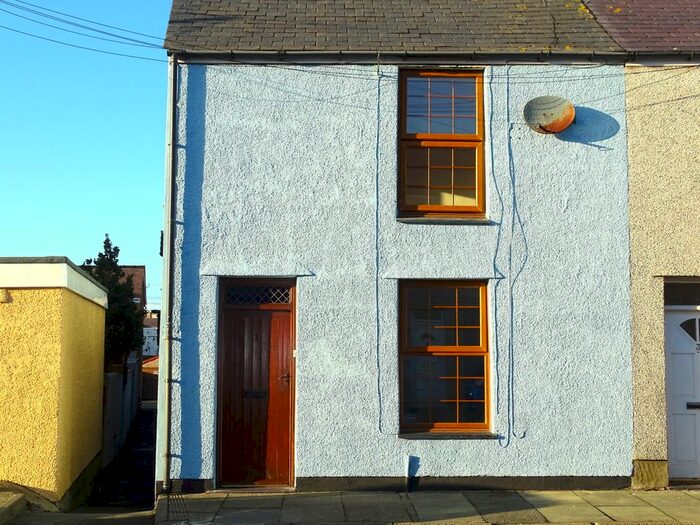 3 Bedroom Property To Rent In Henry Street, Holyhead, Ynys Môn, LL65