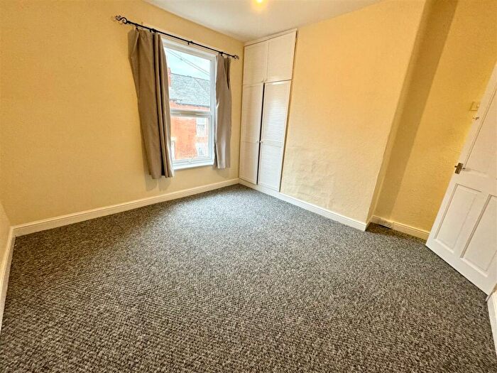 2 Bedroom Terraced House To Rent In Birdwell Road, Sheffield, S4