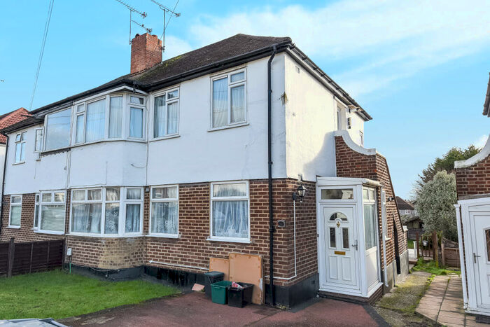 2 Bedroom Maisonette To Rent In Barnesdale Cresent, Orpington, BR5