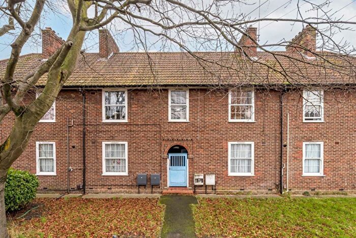 1 Bedroom Flat To Rent In Laurie Road, London, W7