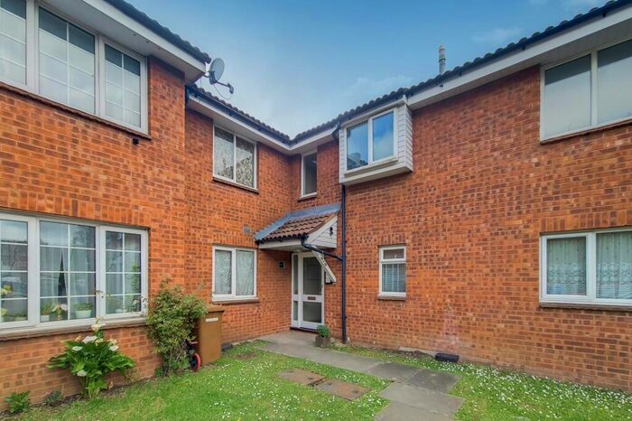 1 Bedroom Flat To Rent In Rufford Close, Harrow, HA3