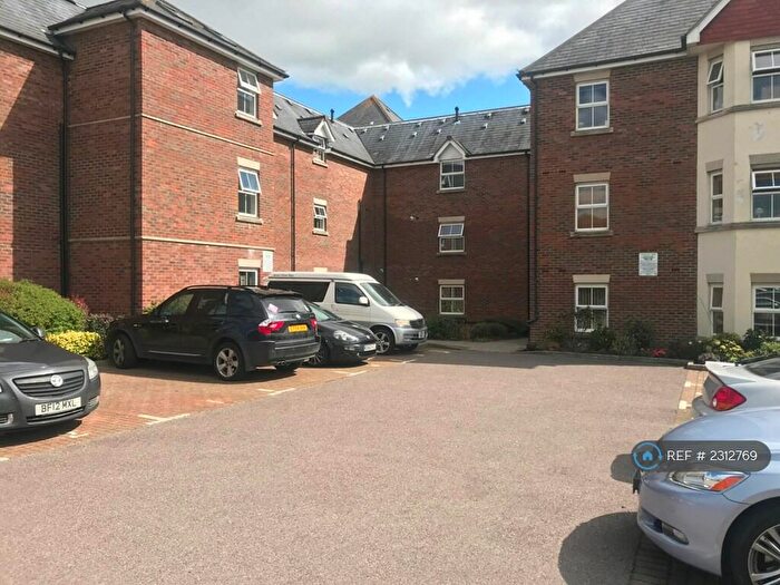 2 Bedroom Flat To Rent In Royal George Court, Burgess Hill, RH15