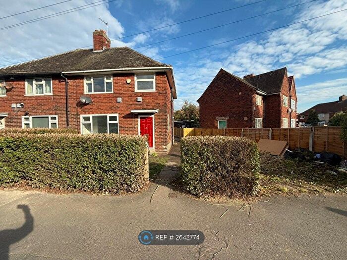 4 Bedroom Semi-Detached House To Rent In Halton Moor Road, Leeds, LS9