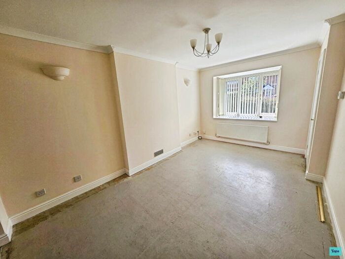 3 Bedroom Semi Detached House For Sale In Newark Close, Liverpool, L36