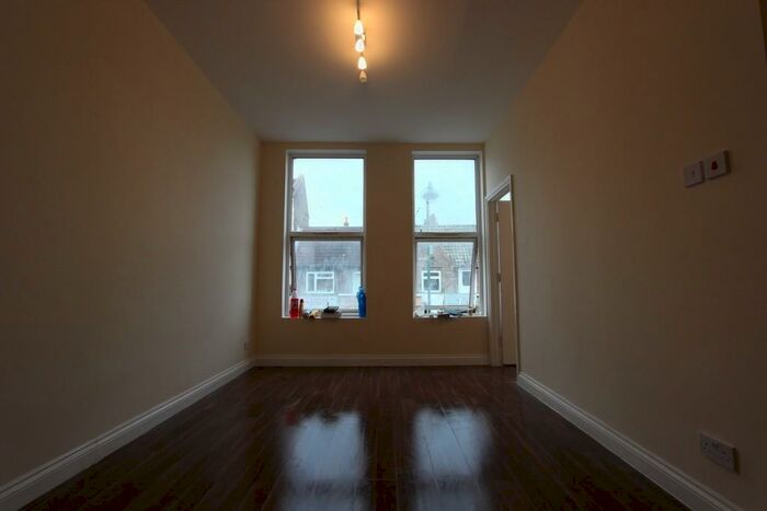 1 Bedroom Flat To Rent In High Road Leytonstone, E11