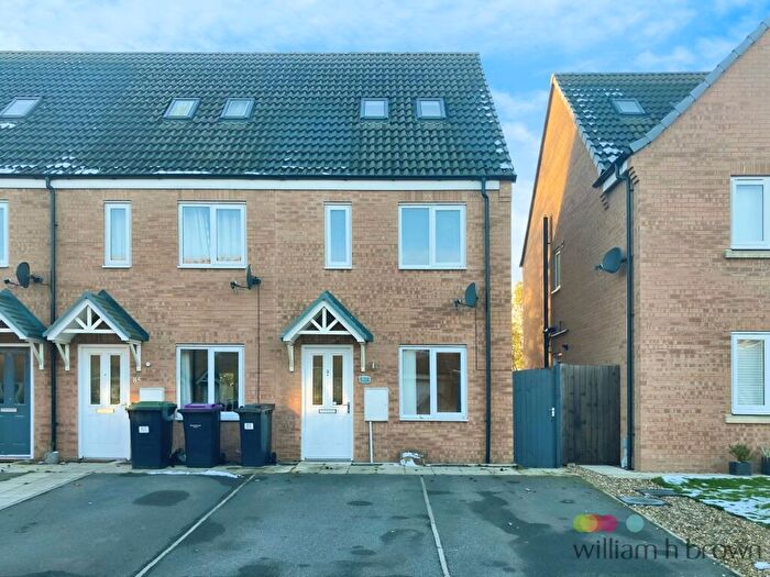 3 Bedroom End Of Terrace House To Rent In Furnace Close, North Hykeham, Lincoln, LN6
