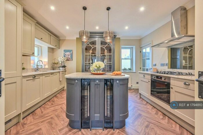 3 Bedroom Semi-Detached House To Rent In Holly Bank, Tavistock, PL19