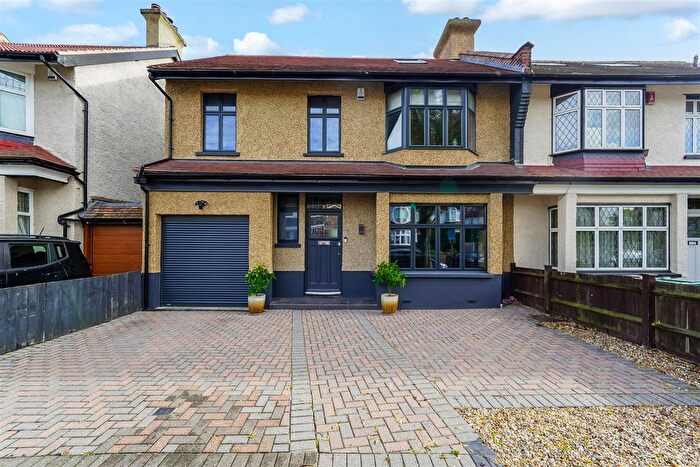 5 Bedroom Semi-detached House For Sale In Eglington Road, North Chingford, E4